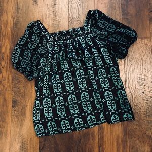 Elegant on/off the shoulder top